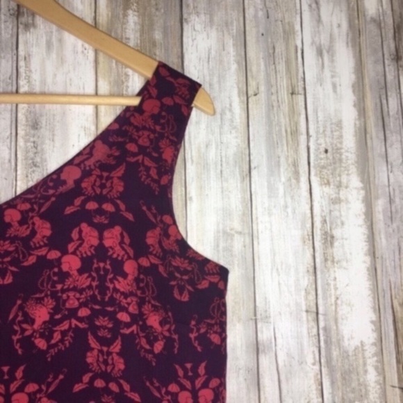 Cabi Red Faces Sleeveless Blouse - Picture 3 of 6